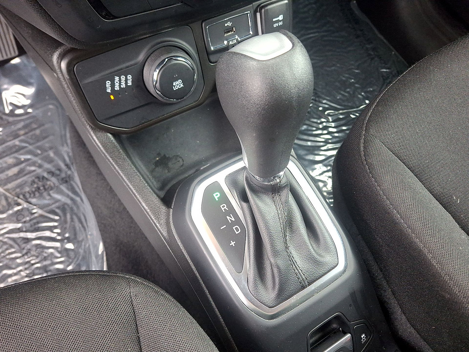 Used 2023 Jeep Renegade Latitude AWD/4WD image 12