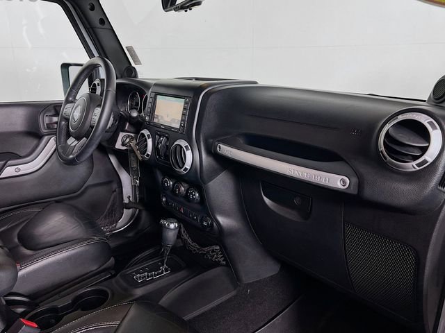 Used 2014 Jeep Wrangler Unlimited Rubicon image 35