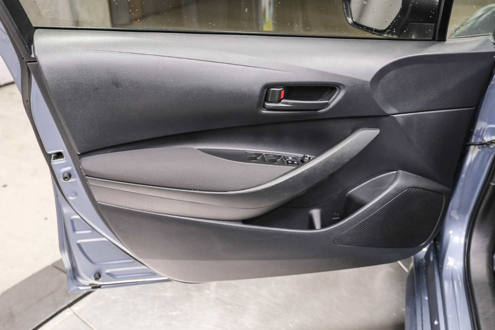 Used 2024 Toyota Corolla LE FWD image 27