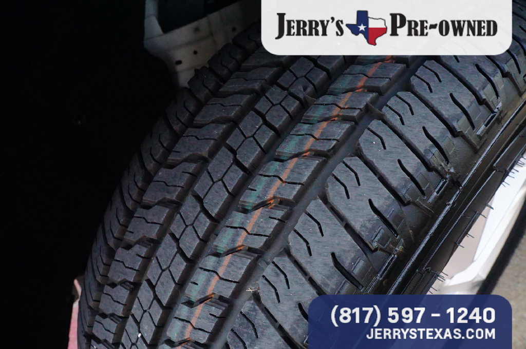 Used 2023 Jeep Grand Cherokee L Laredo RWD image 8