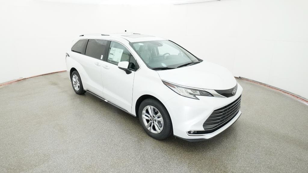 New 2026 Toyota Sienna Limited FWD image 10