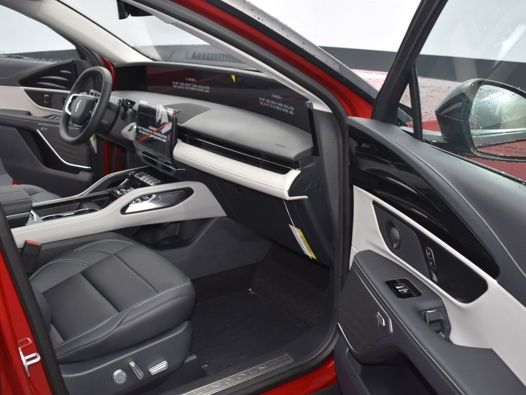 New 2025 Lincoln Nautilus Premier w/ Equipment Group 102A image 14