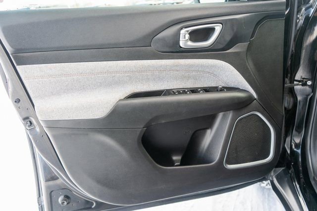 Used 2022 Jeep Compass Latitude image 18