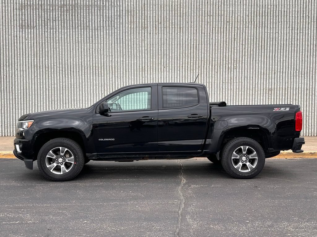 Used 2015 Chevrolet Colorado Z71 AWD/4WD image 2