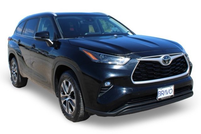 Used 2023 Toyota Highlander L image 3