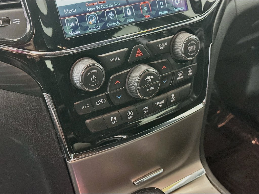 Certified 2020 Jeep Grand Cherokee Altitude AWD/4WD image 23