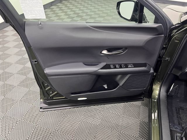 Used 2022 Lexus UX 200 w/ Accessory Package (Z2) image 9