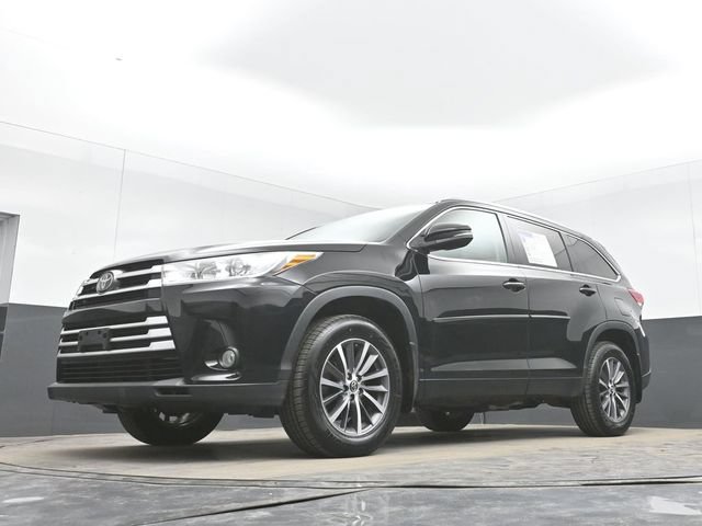 Used 2018 Toyota Highlander XLE w/ Protection Package #3 AWD/4WD image 48