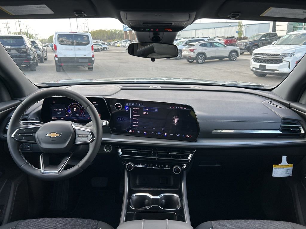 Used 2026 Chevrolet Traverse LT image 14