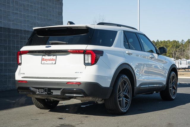 Used 2025 Ford Explorer ST-Line w/ ST-Line Street Pack image 5