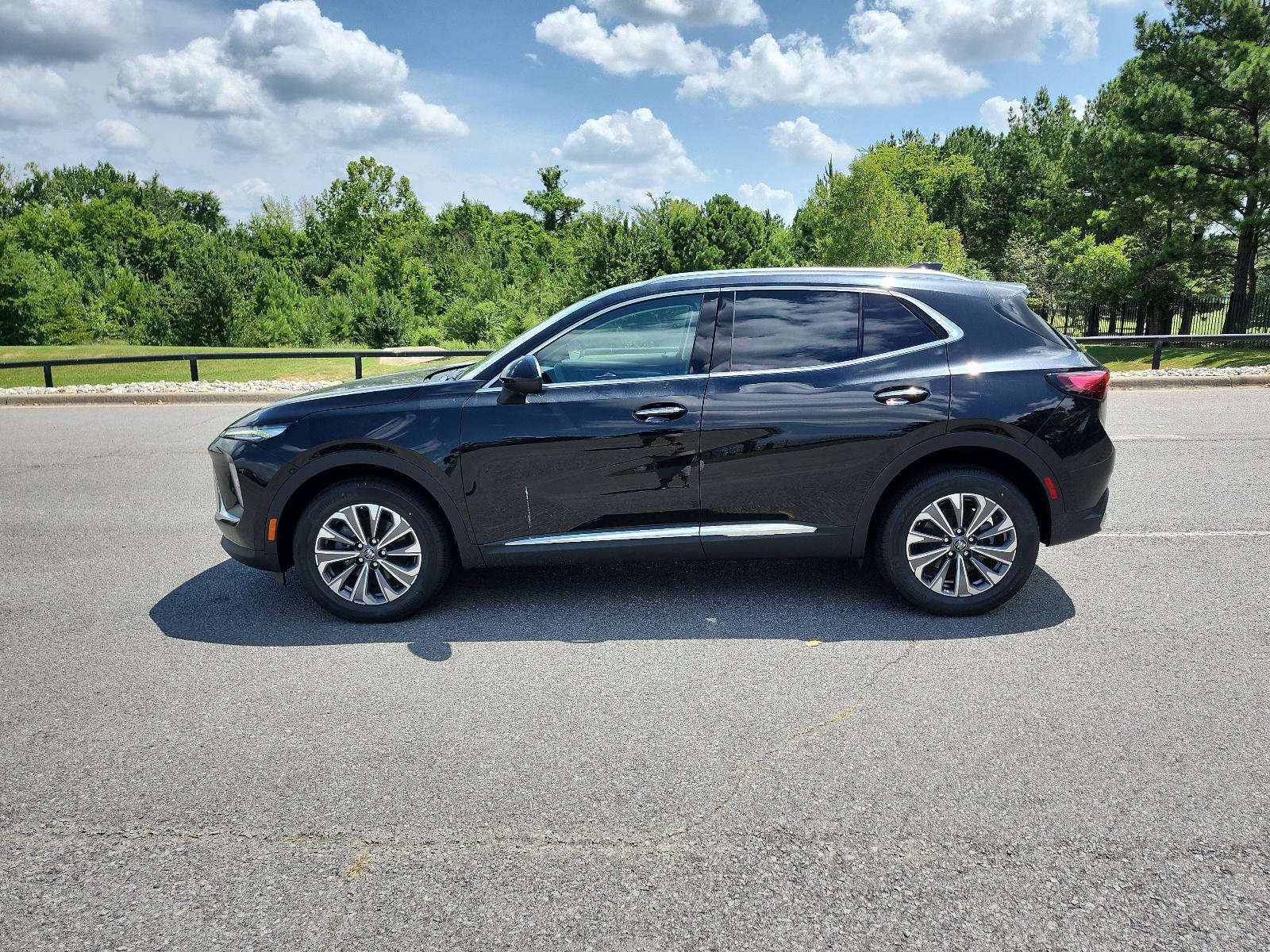 New 2025 Buick Envision Preferred image 2