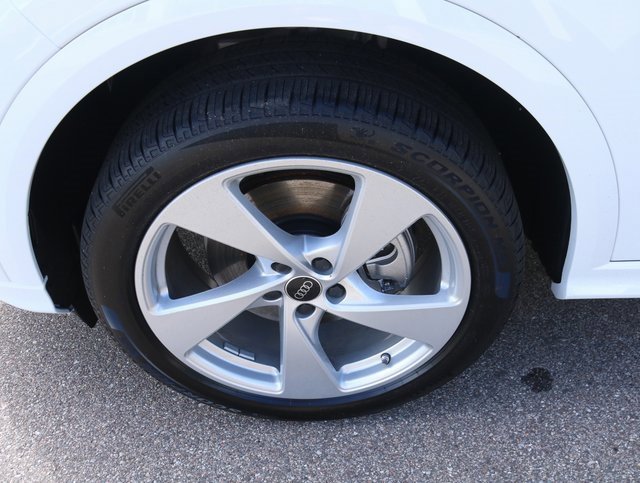 New 2025 Audi Q5 Premium Plus image 12