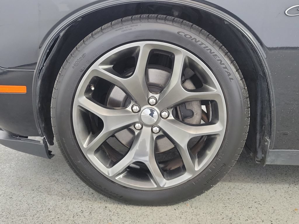 Used 2015 Dodge Challenger R/T Plus RWD image 11