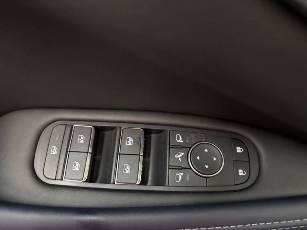 Certified 2026 INFINITI QX60 Sport w/ Dark Cargo Package image 17