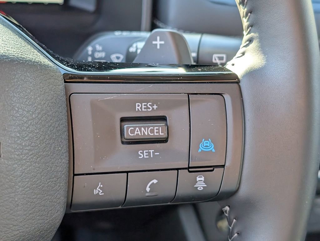 Certified 2025 Nissan Rogue SL FWD image 26