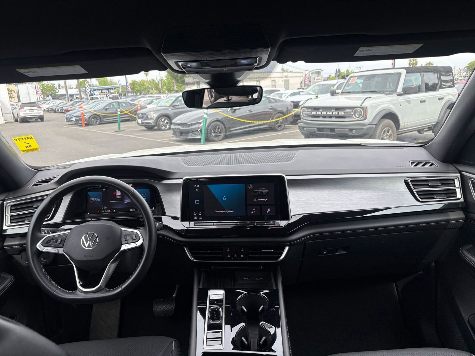 Used 2025 Volkswagen Atlas Cross Sport SE FWD image 36