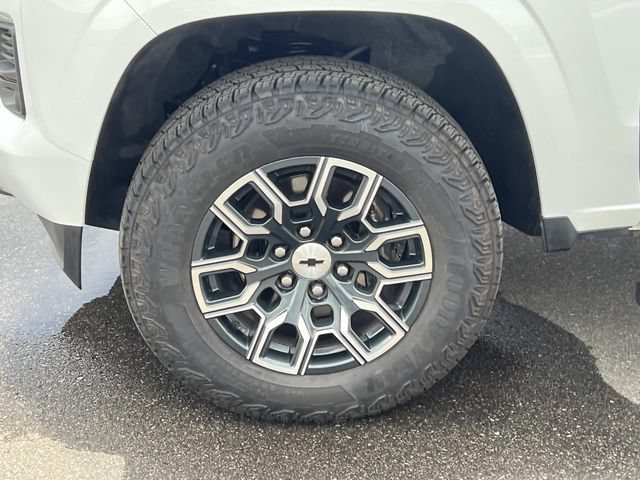 Used 2026 Chevrolet Colorado Z71 w/ Technology Package AWD/4WD image 8