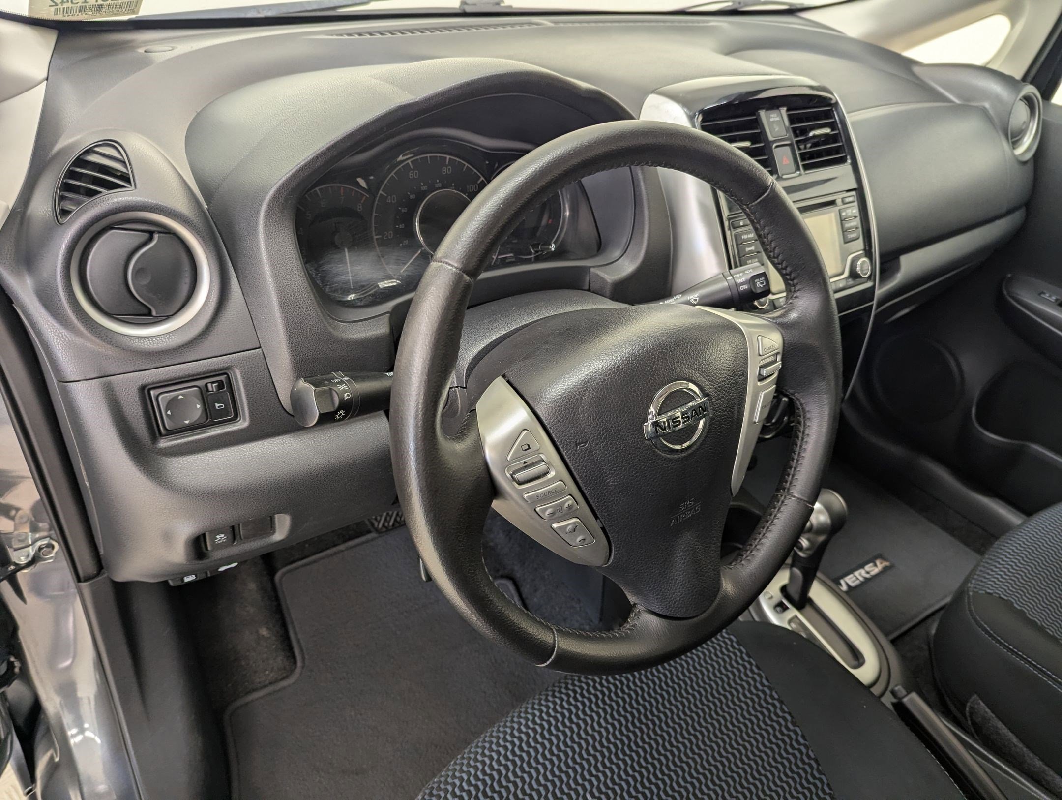 Used 2017 Nissan Versa Note SV image 4