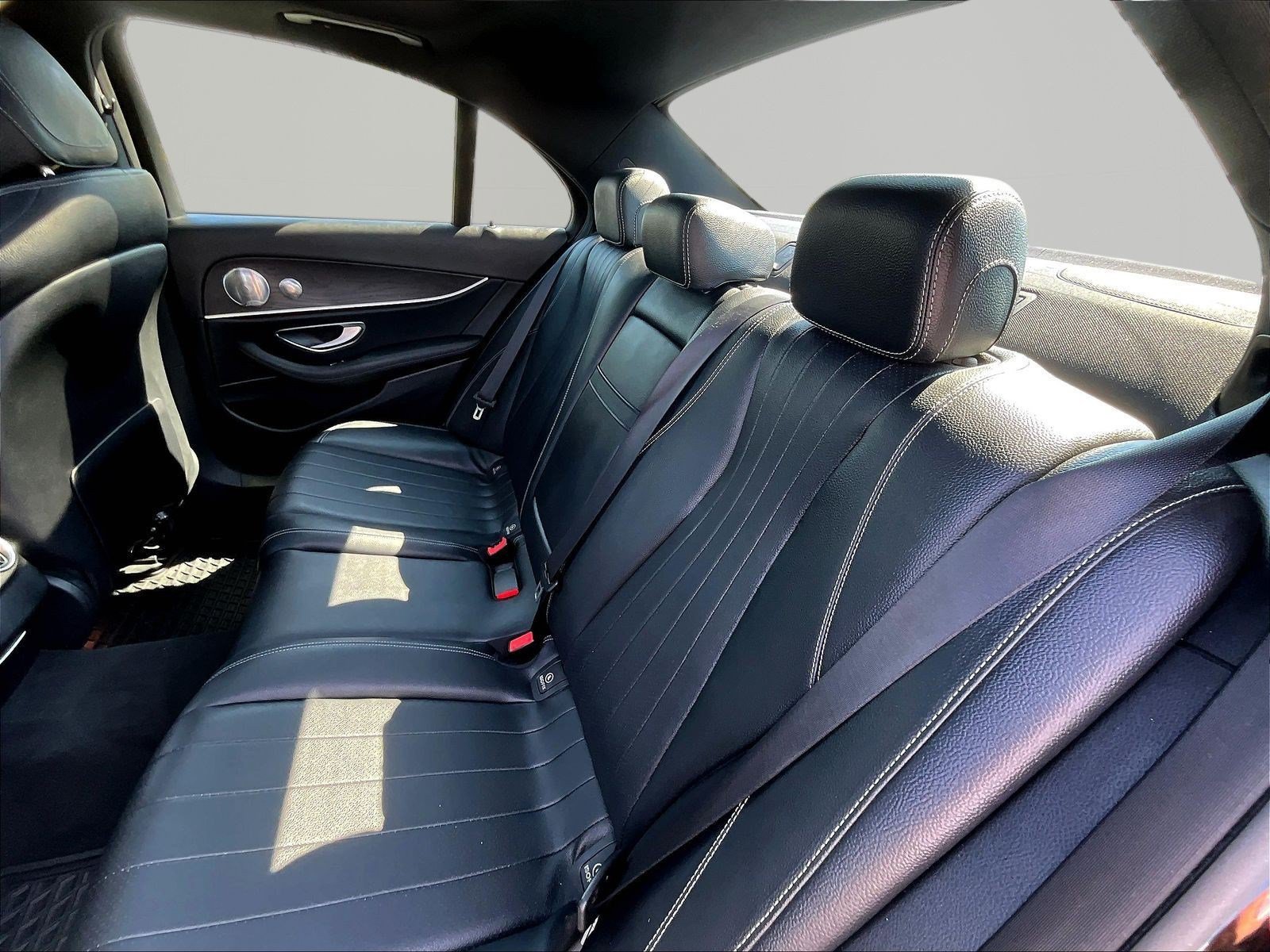 Used 2017 Mercedes-Benz E 300 4MATIC image 22