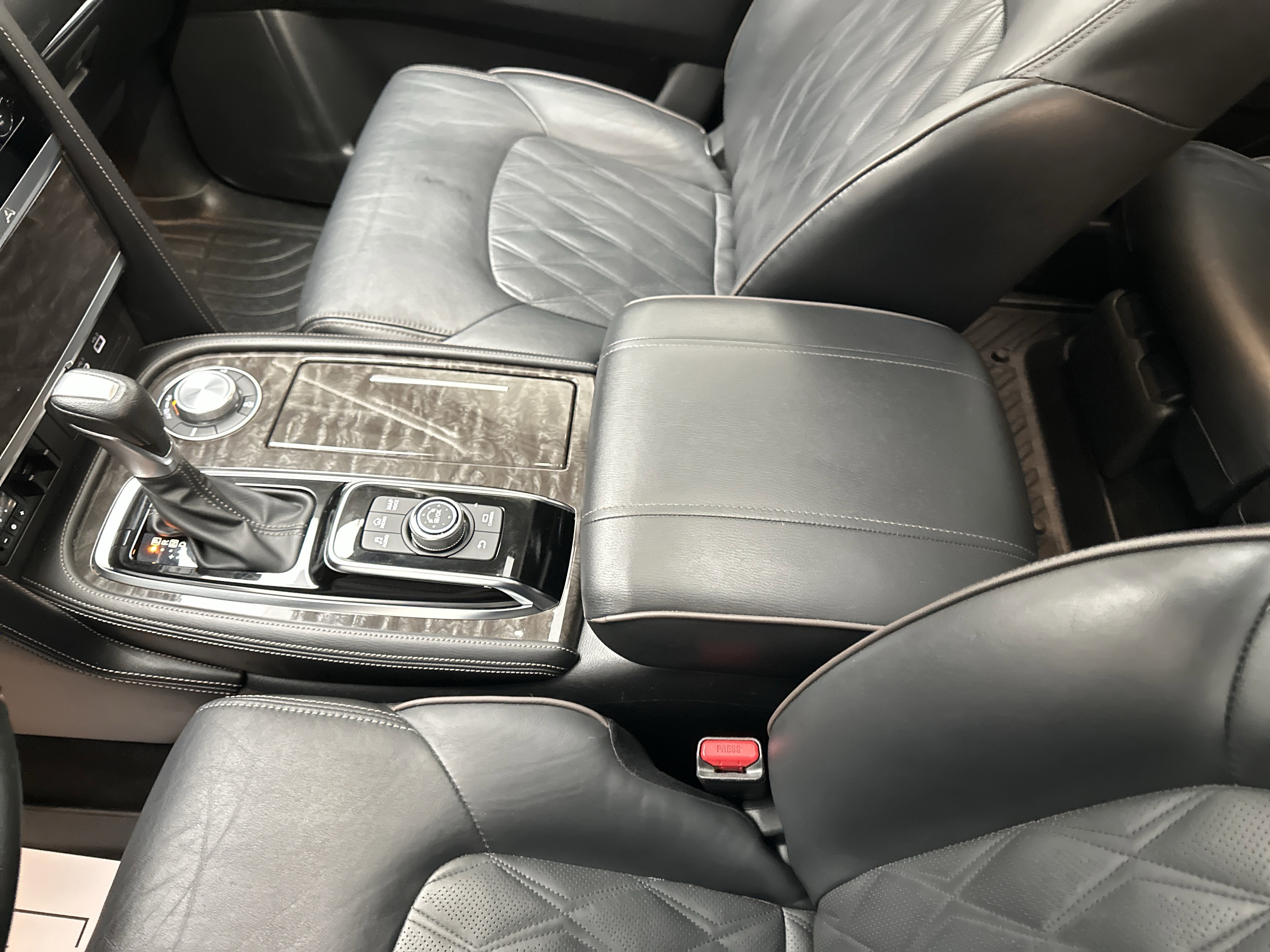 Used 2023 Nissan Armada Platinum image 47