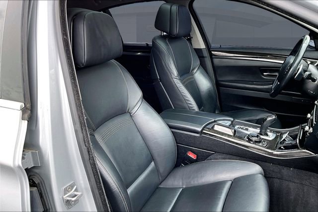 Used 2016 BMW 550i xDrive Sedan image 9