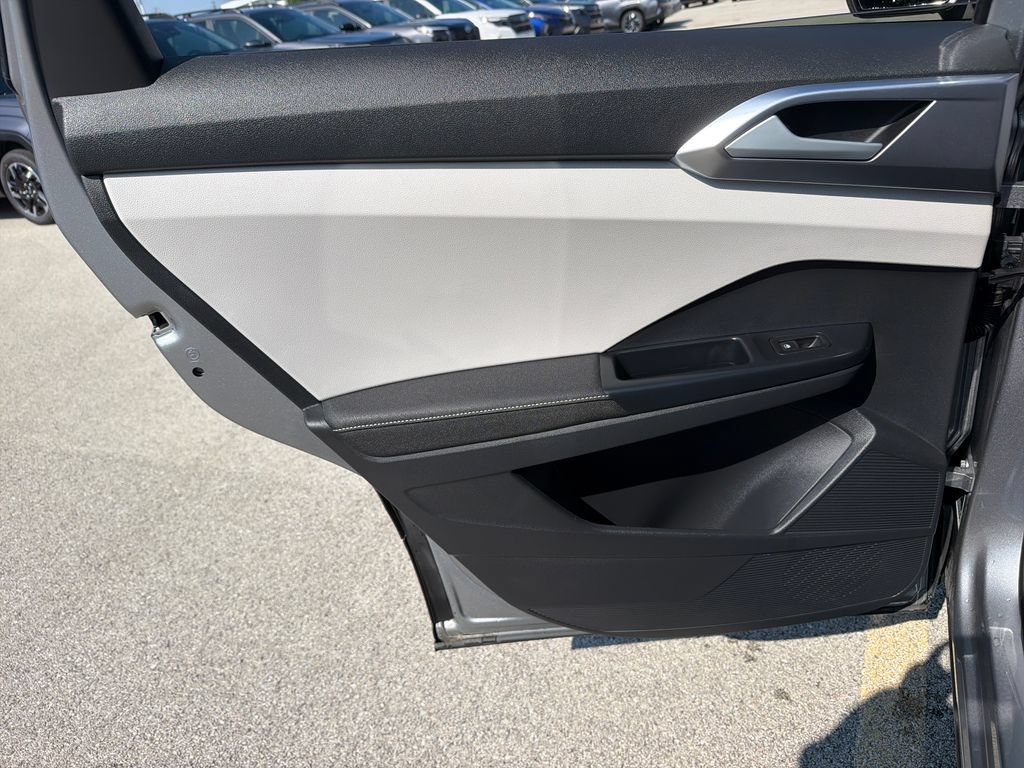 Certified 2025 Volkswagen Taos SE AWD/4WD image 21