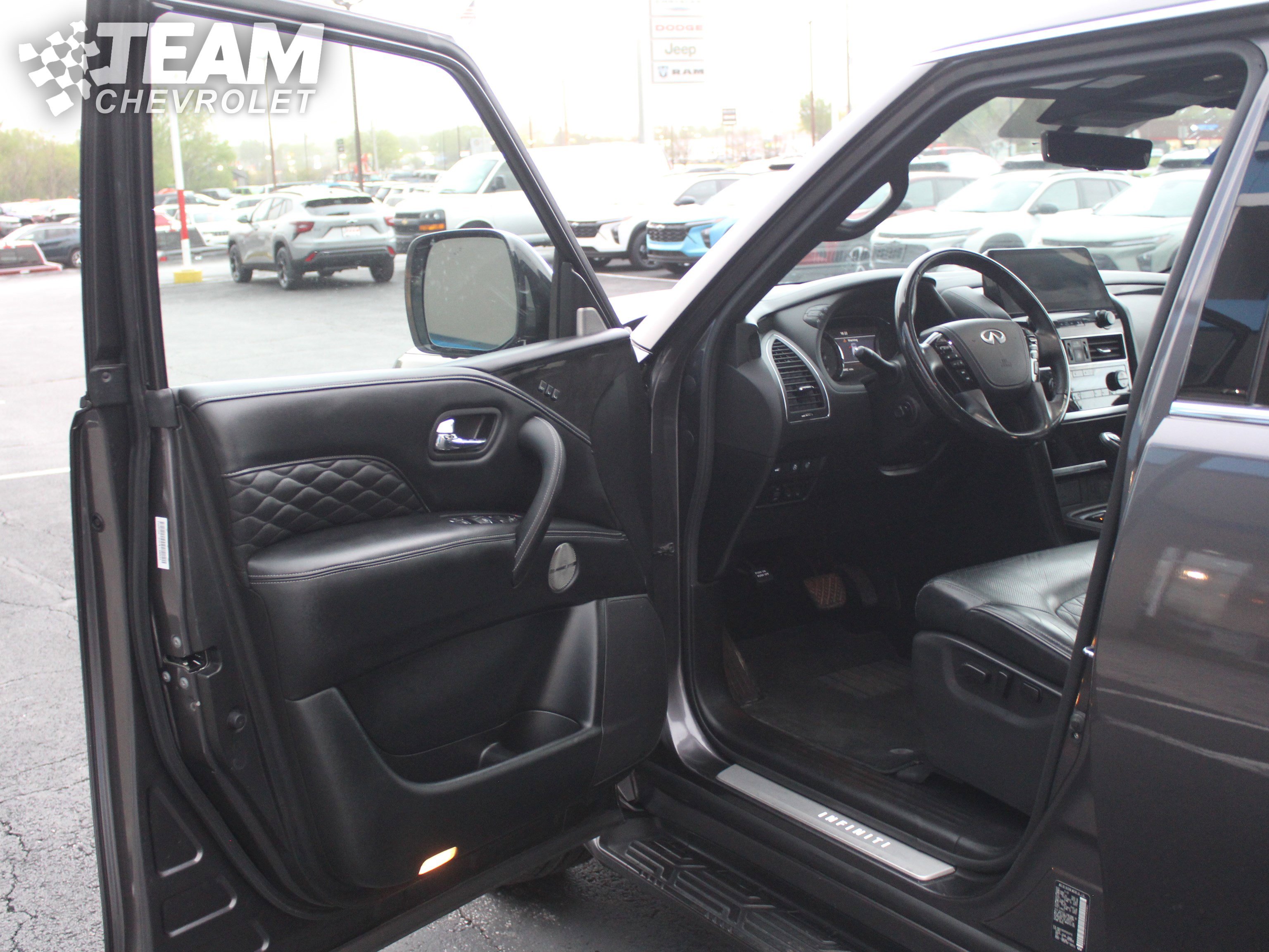 Used 2023 INFINITI QX80 Sensory w/ Cargo Package AWD/4WD image 10