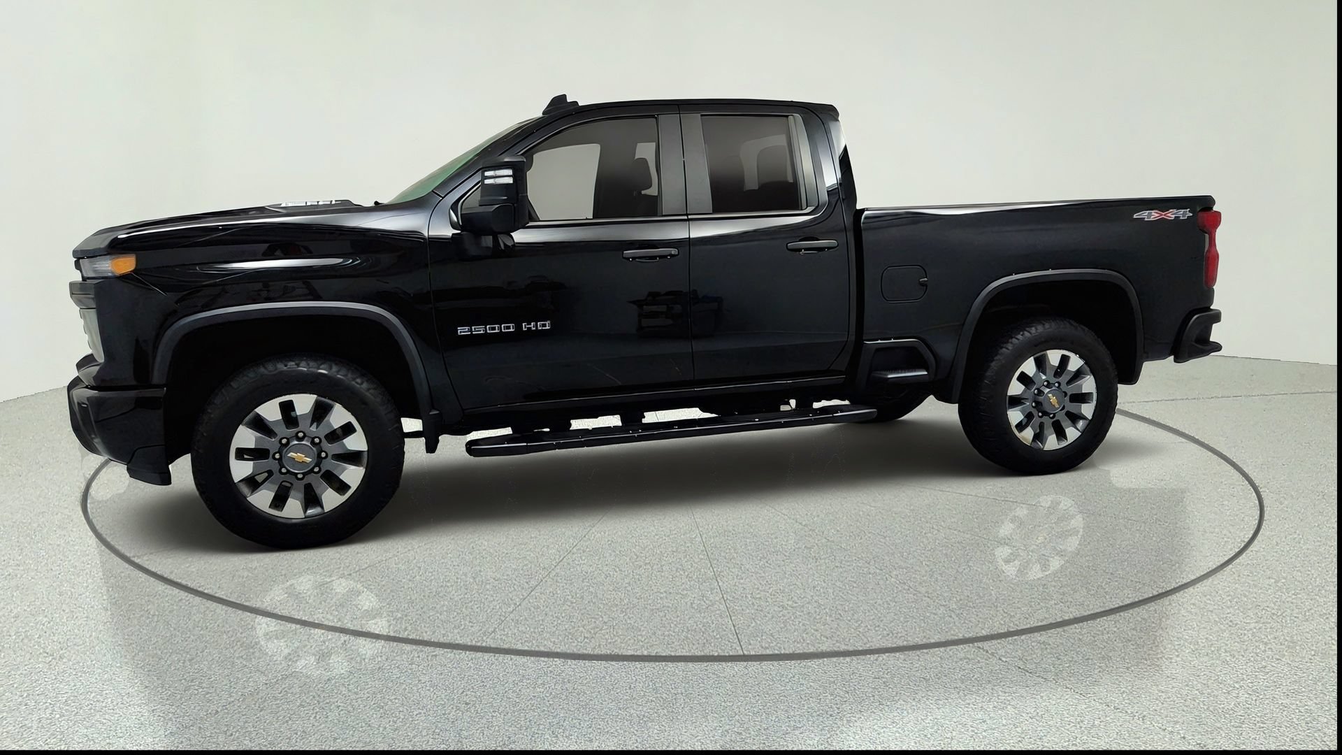 Used 2024 Chevrolet Silverado 2500 Custom w/ Custom Convenience Package AWD/4WD image 2