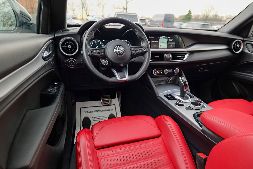 Used 2024 Alfa Romeo Stelvio Ti w/ Performance Driving Package image 40