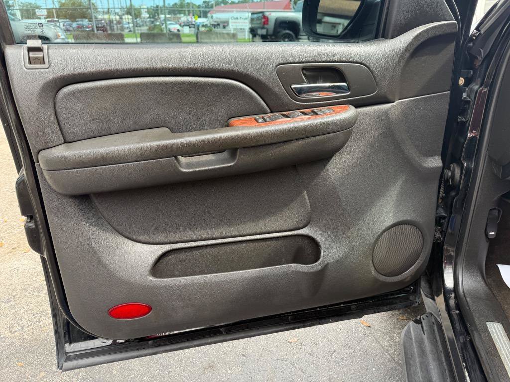 Used 2007 Chevrolet Avalanche LT AWD/4WD image 16