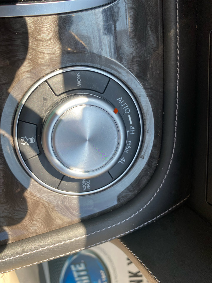 Used 2024 Nissan Armada Platinum w/ Captain's Chairs Package image 24