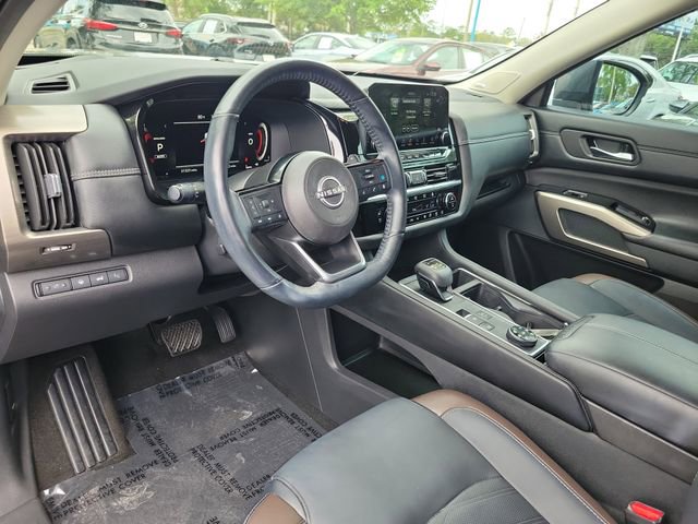 Used 2023 Nissan Pathfinder Platinum w/ Cargo Package AWD/4WD image 12