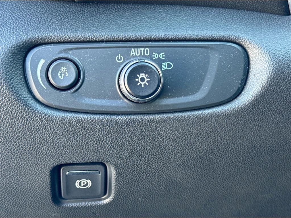 Used 2019 Chevrolet Blazer LT image 12