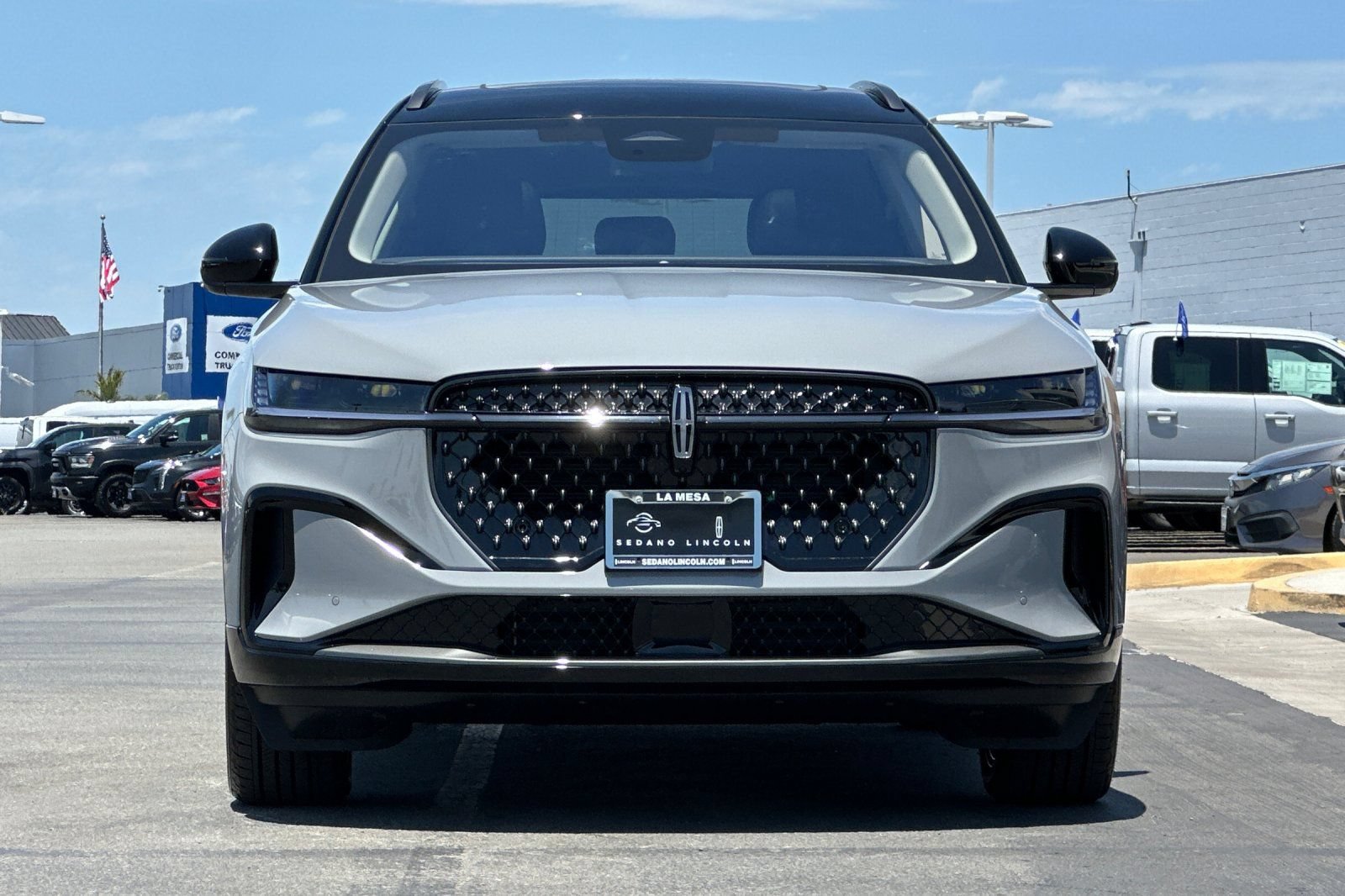 New 2026 Lincoln Nautilus Reserve w/ Jet Appearance Package AWD/4WD image 8
