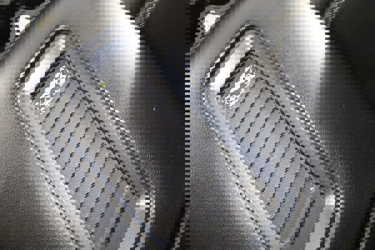 Used 2016 GMC Sierra 2500 Denali w/ Suspension Package, Off-Road AWD/4WD image 30