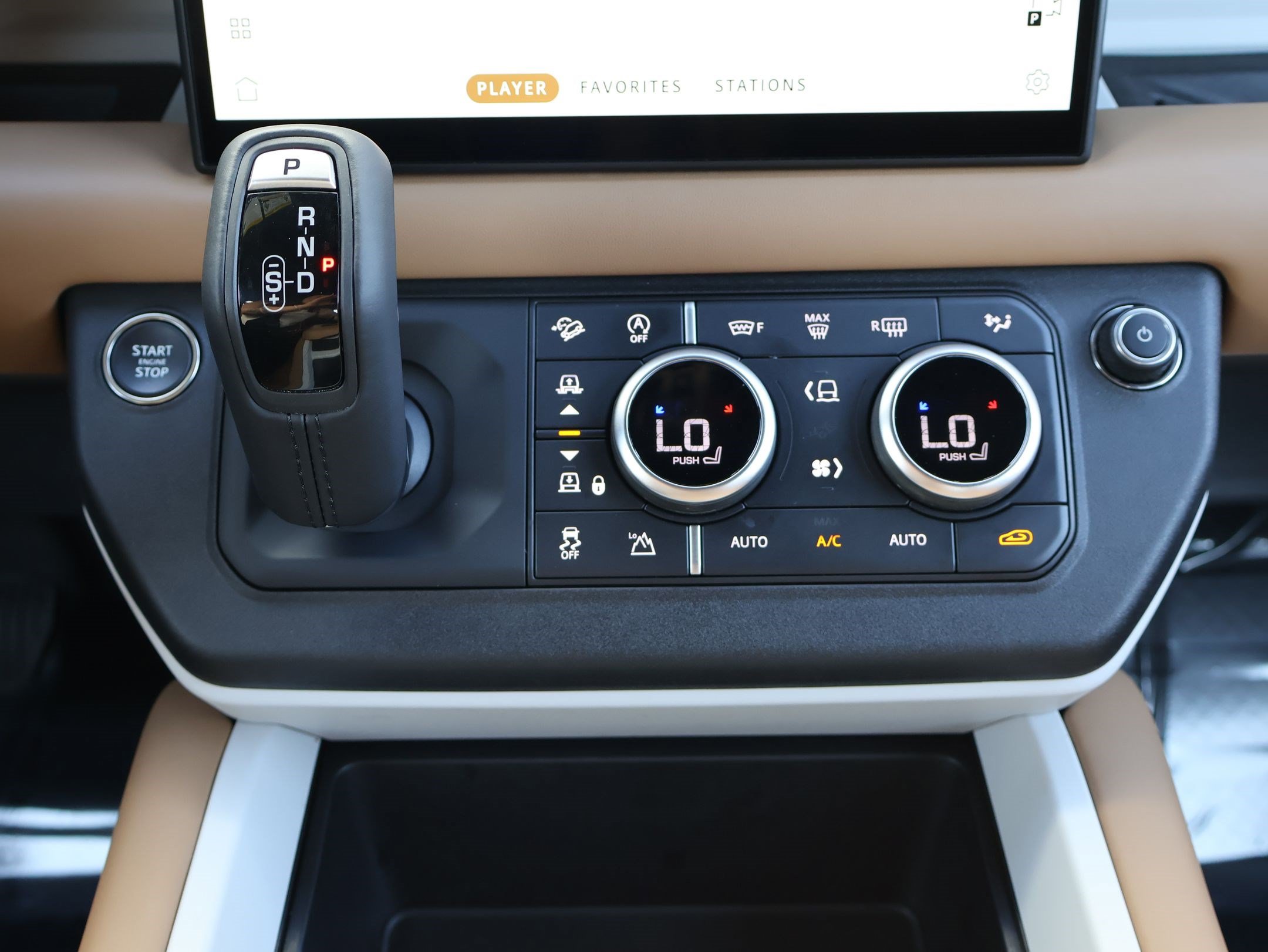 Certified 2025 Land Rover Defender 110 X-Dynamic SE AWD/4WD image 22