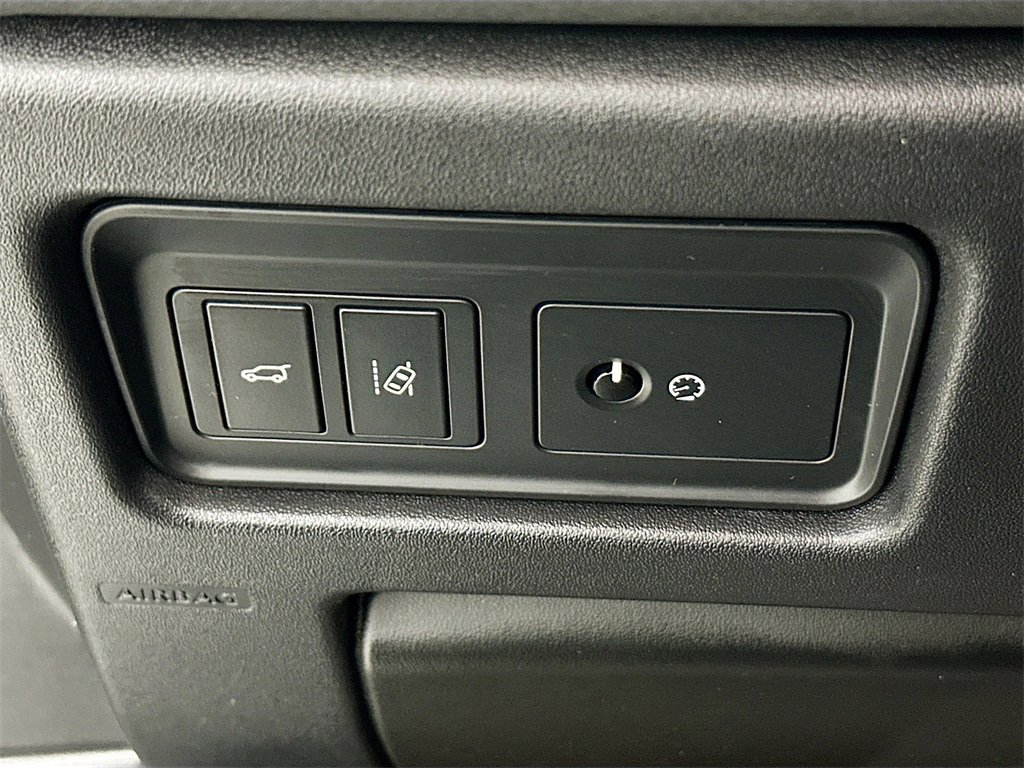 Used 2018 Land Rover Discovery Sport HSE image 11