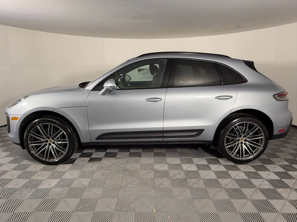 New 2026 Porsche Macan image 2