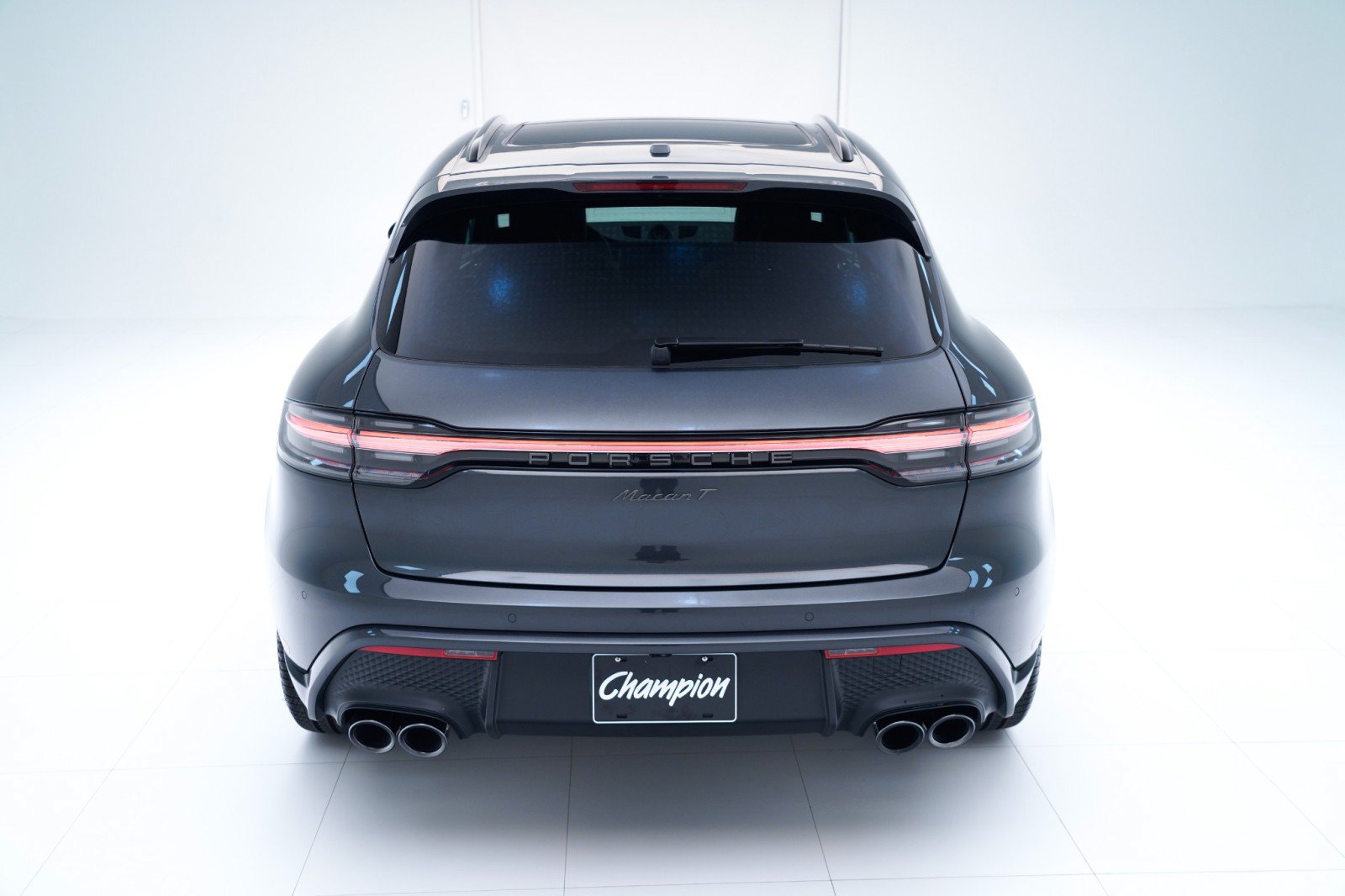 Certified 2026 Porsche Macan Turbo AWD/4WD image 10