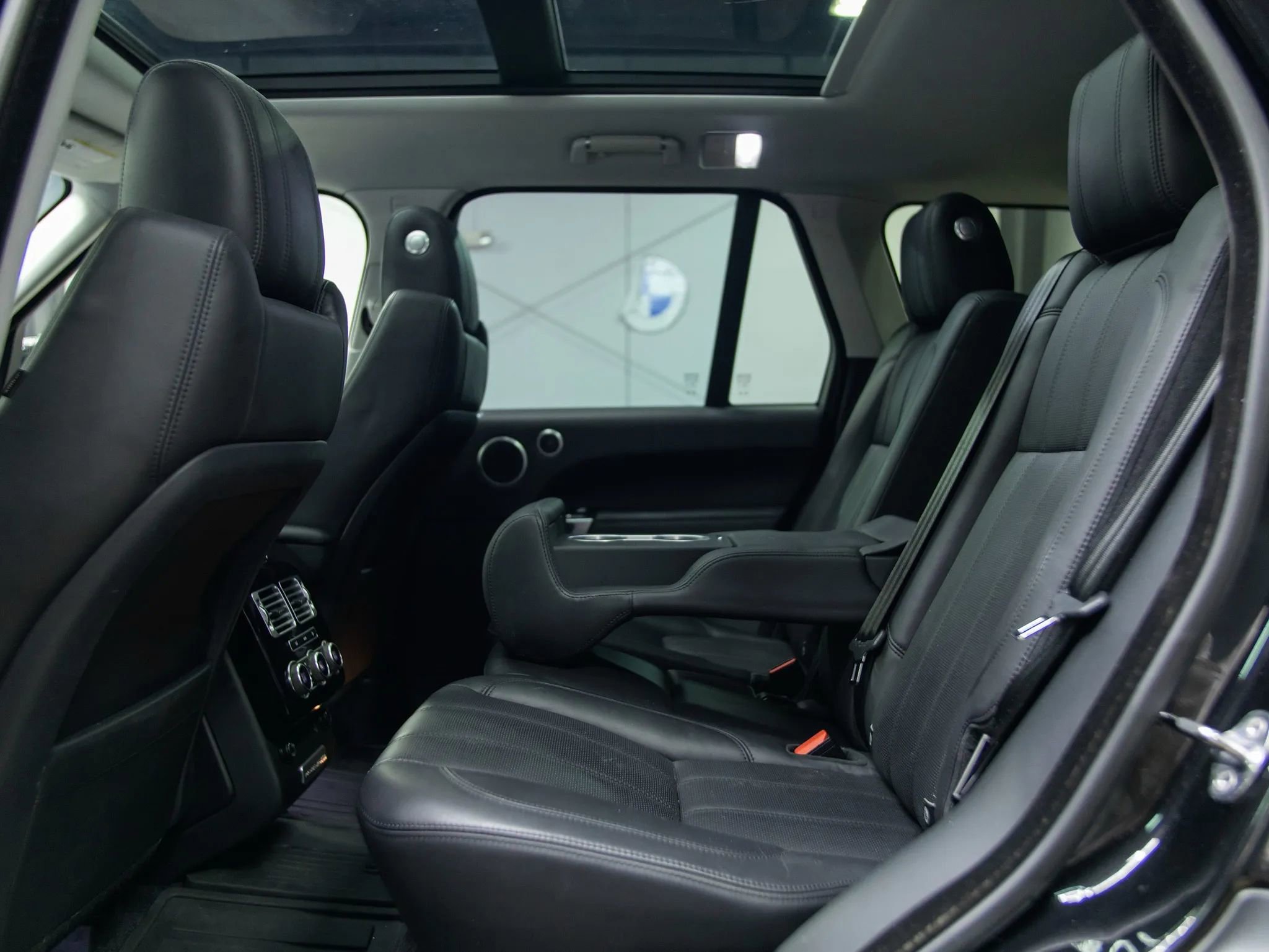 Used 2015 Land Rover Range Rover Supercharged image 26