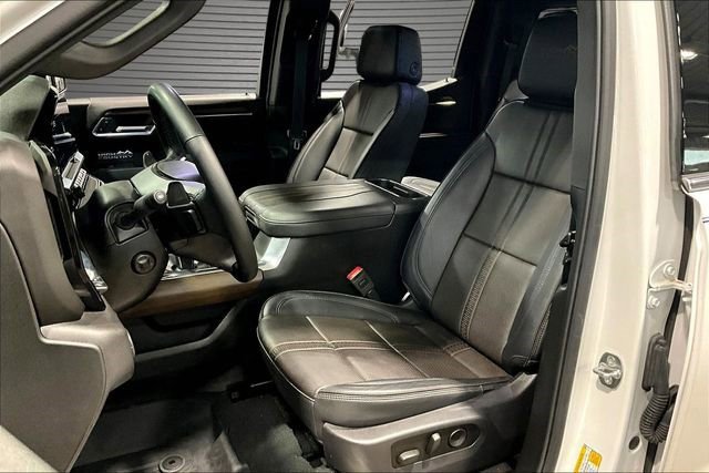 Certified 2025 Chevrolet Silverado 1500 High Country w/ Technology Package AWD/4WD image 21