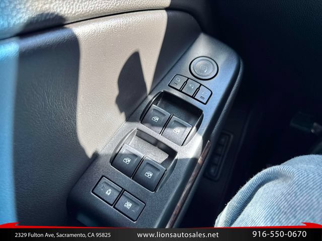 Used 2017 GMC Yukon SLT w/ Open Road Package RWD image 24