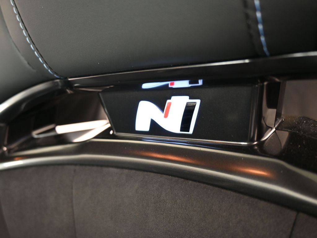 Used 2025 Hyundai Elantra N image 11