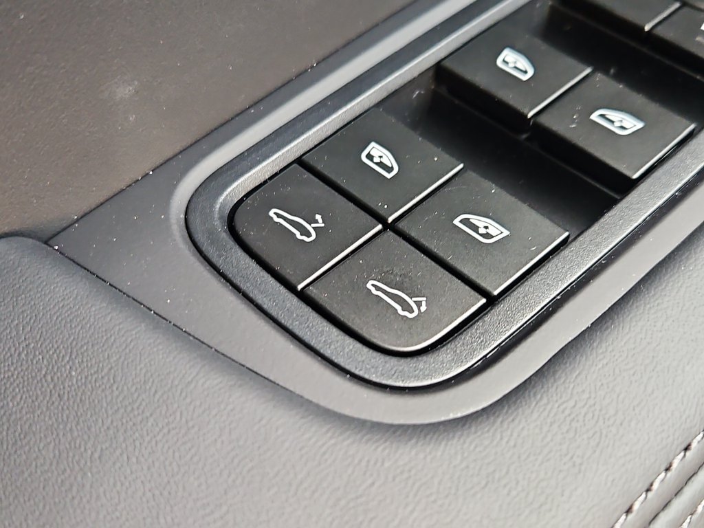 New 2026 Porsche Cayenne GTS AWD/4WD image 22