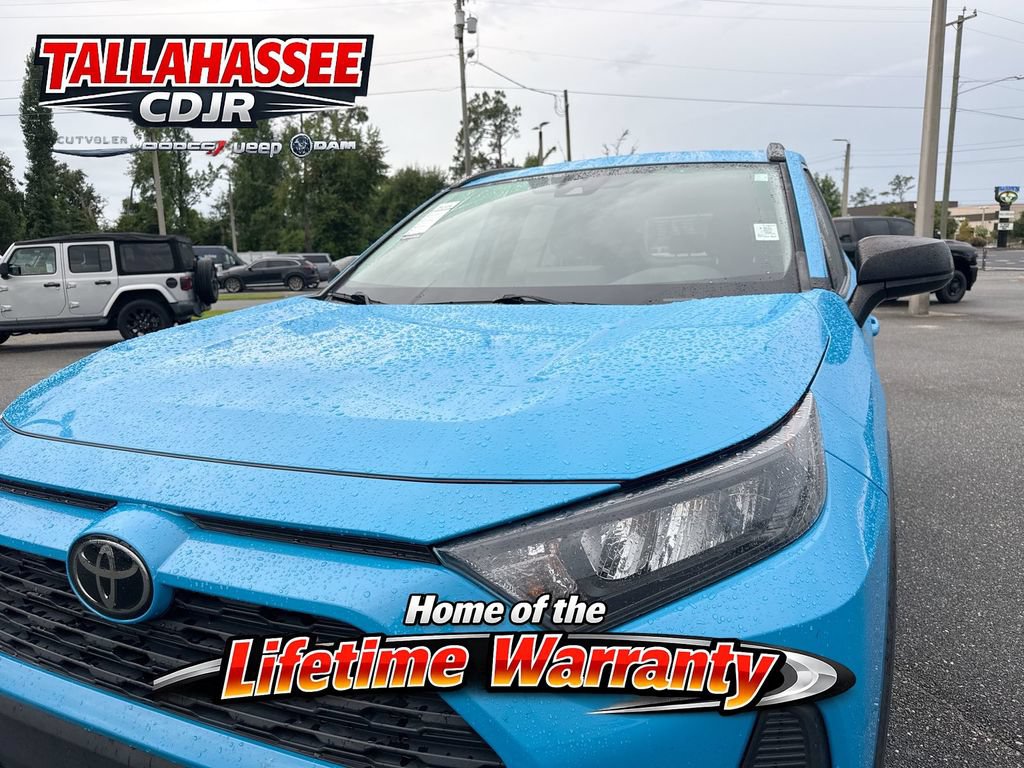 Used 2021 Toyota RAV4 LE FWD image 11