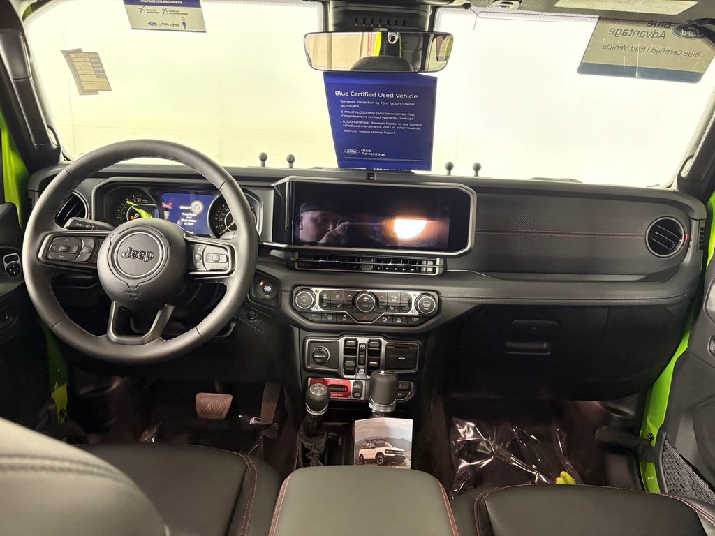 Used 2025 Jeep Gladiator Rubicon AWD/4WD image 26