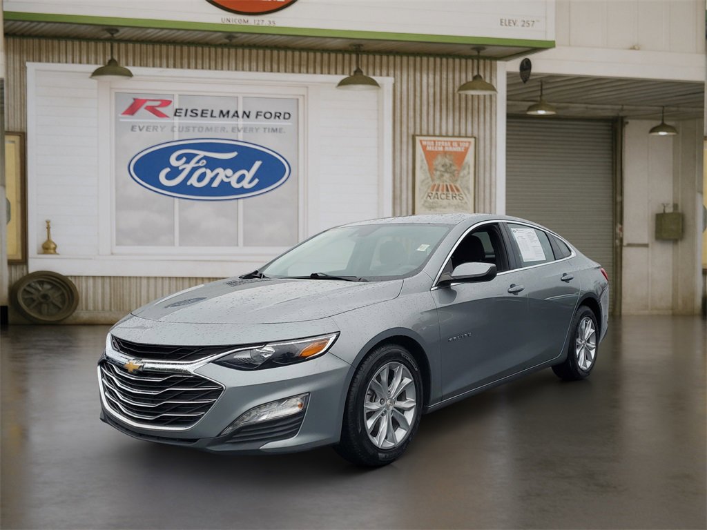 Used 2024 Chevrolet Malibu LT image 2