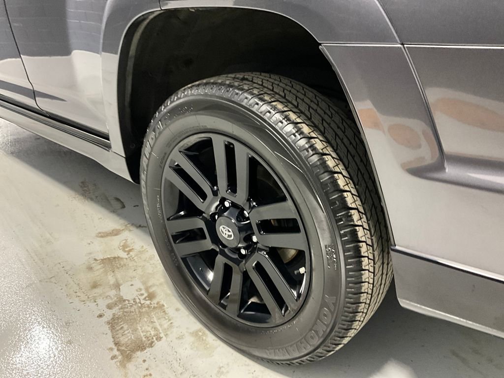 Used 2020 Toyota 4Runner Limited image 10