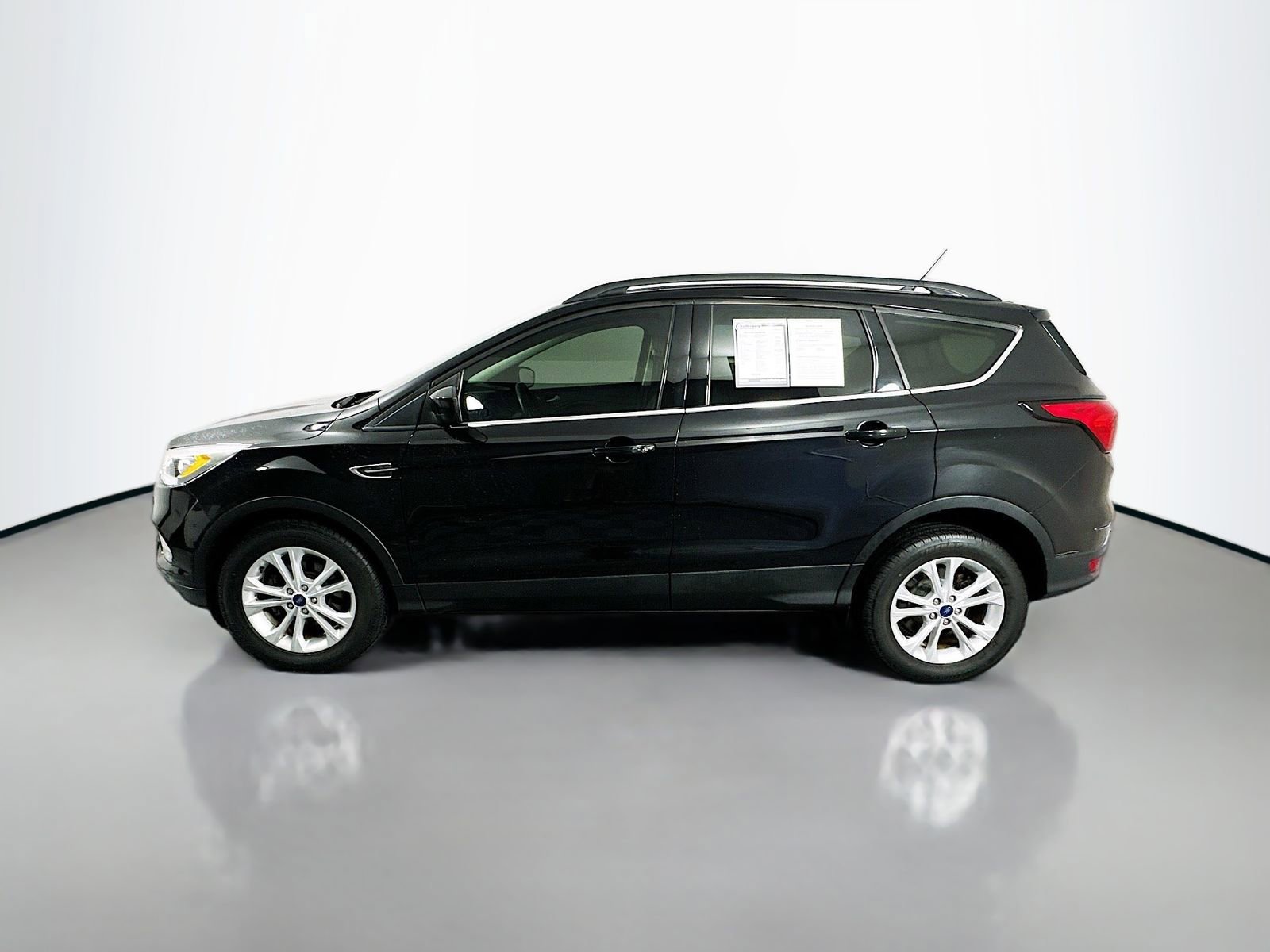 Used 2019 Ford Escape SEL FWD image 4
