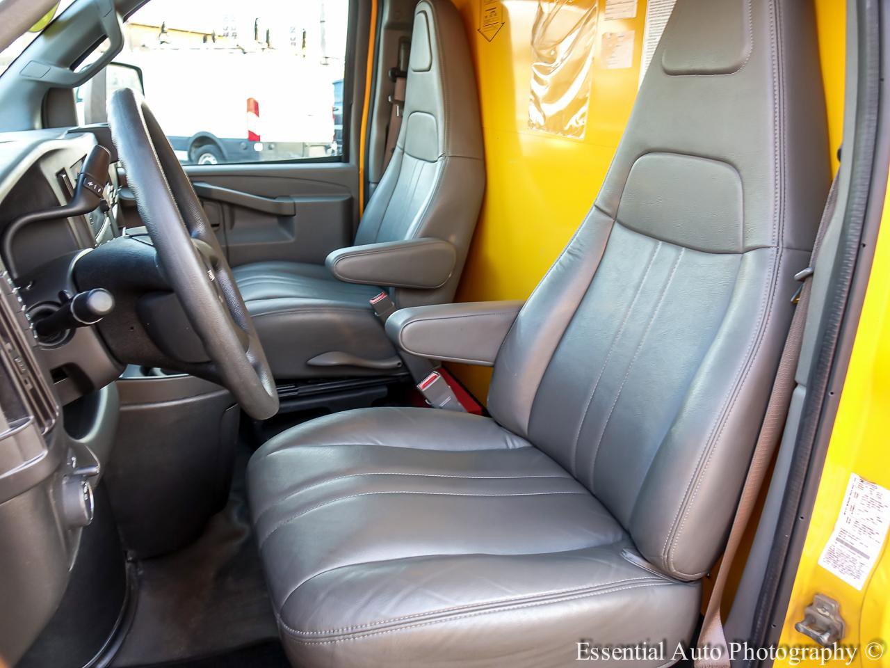 Used 2019 GMC Savana 3500 Extended w/ Driver Convenience Package image 11